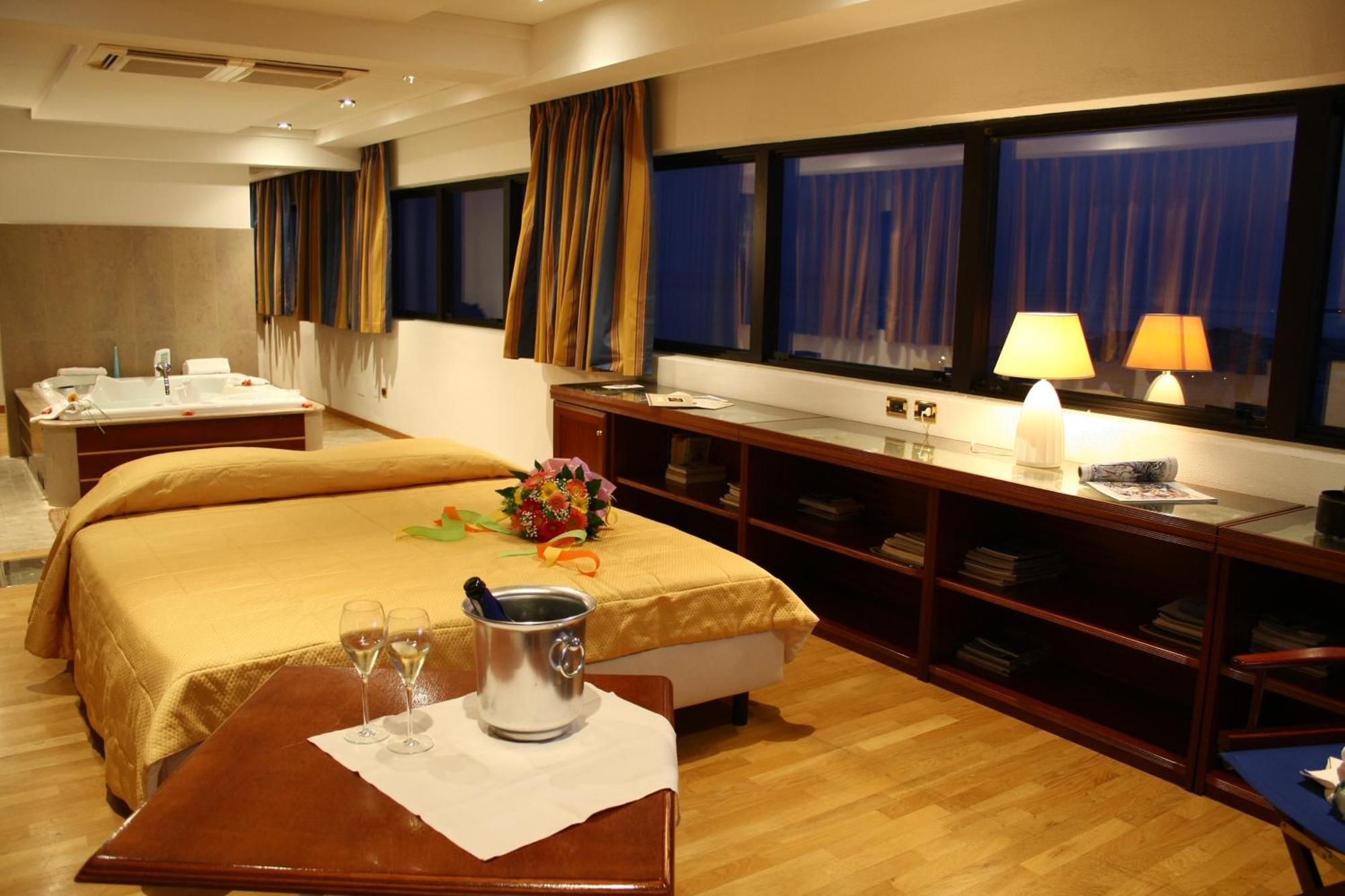 Hotel Bellavista Club-Caroli Hotels Gallipoli Zimmer foto